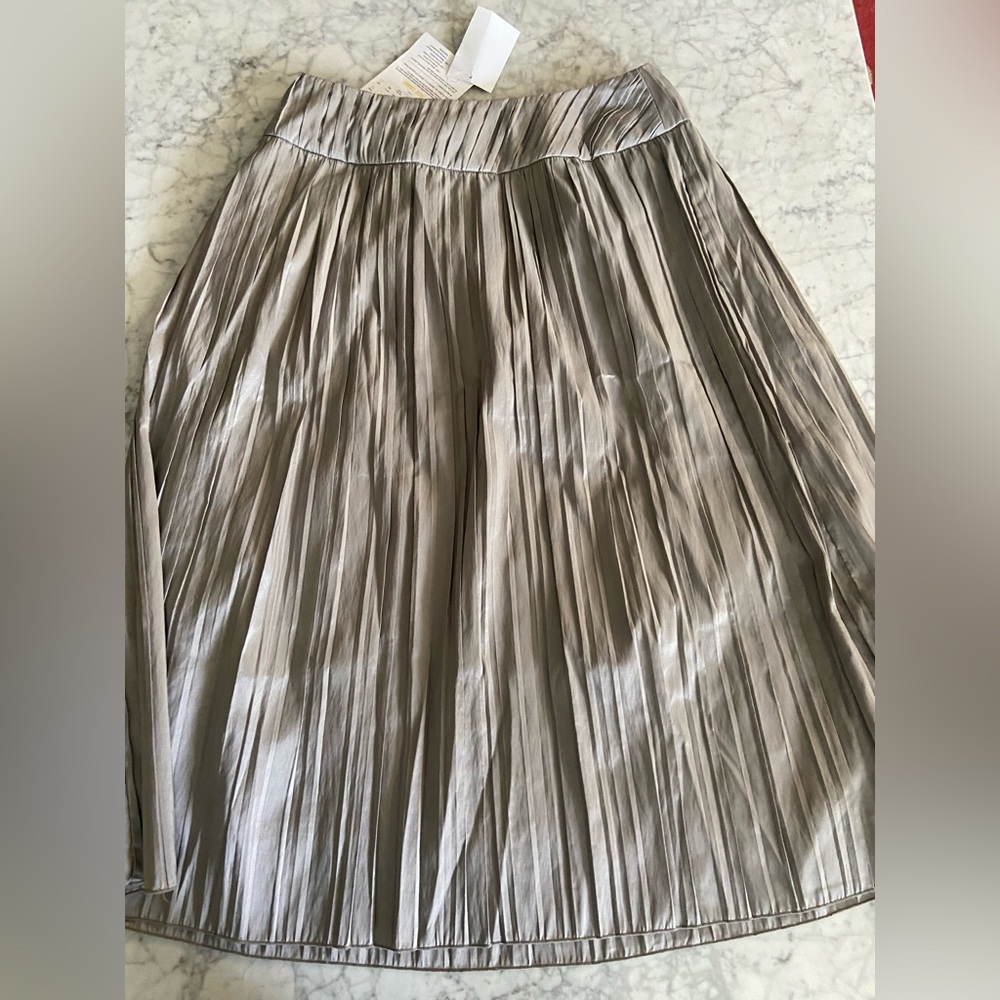 Gorgeous Gray pleated skirt Size 12